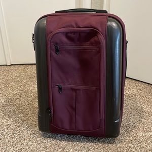Rick Steve’s Ravenna Rolling Case in Plum.